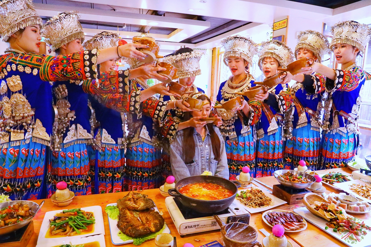 西江千户苗寨自驾游美食小吃,西江千户苗寨攻略特产