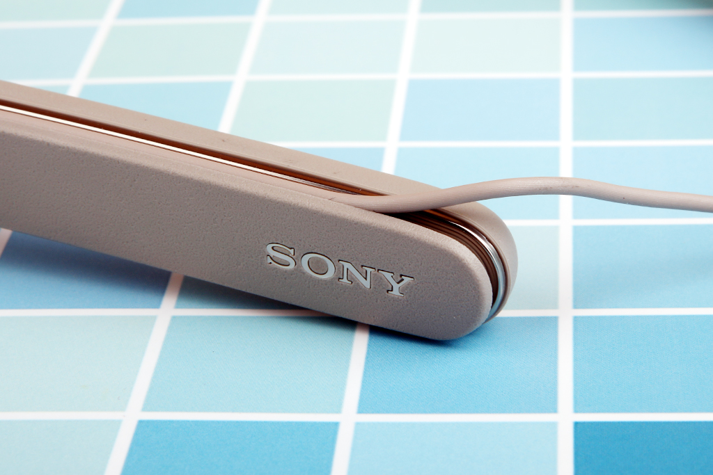 索尼zx300和a306,索尼zx300和zx505哪个听感更好