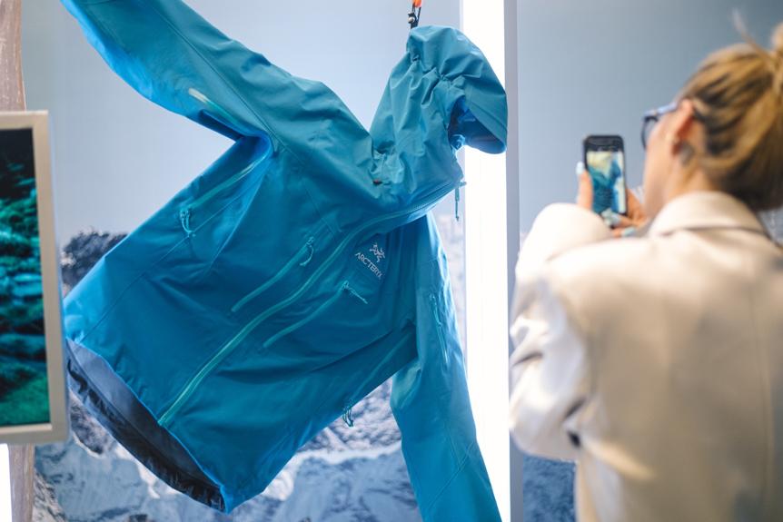 始祖鸟alphasv明星上身,始祖鸟alphasv兔年限定款