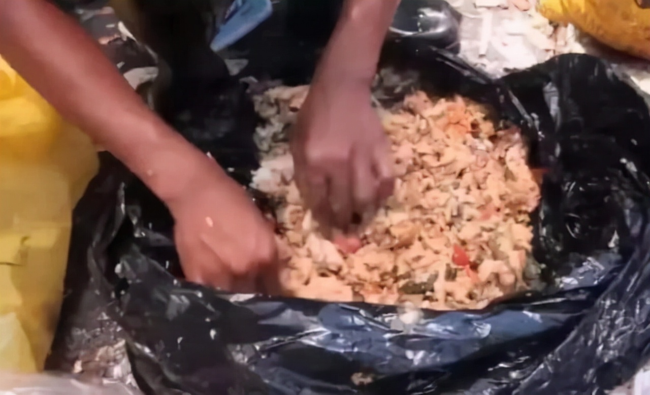 6000人共用一个厕所印度贫民窟,菲律宾贫民窟活死人墓