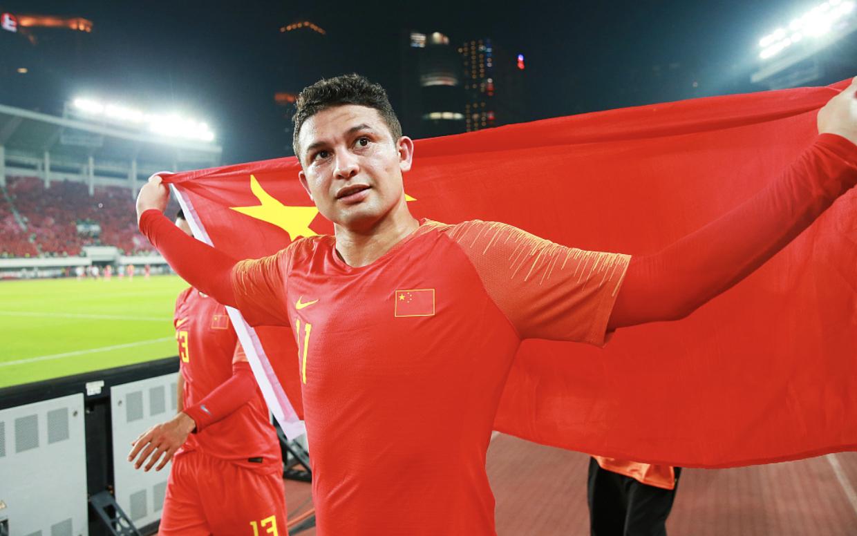 真厉害,艾克森会用中文点外卖,他是国足杀进世界杯的希望