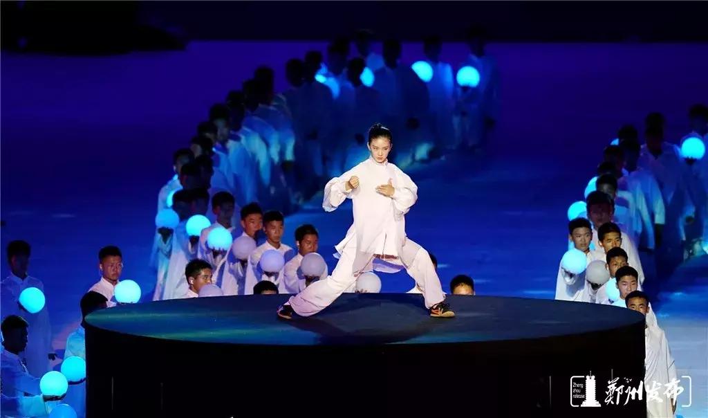 郑州奥体中心震撼场面,郑州奥体中心晚上视频