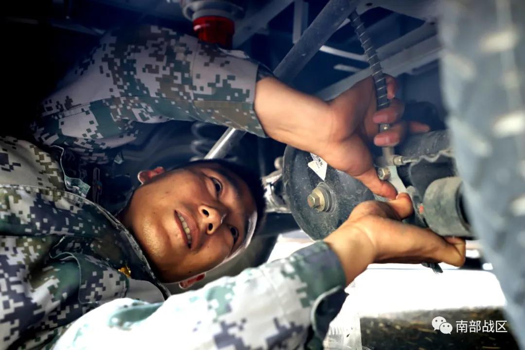 “猴子沟”有座“夫妻哨”