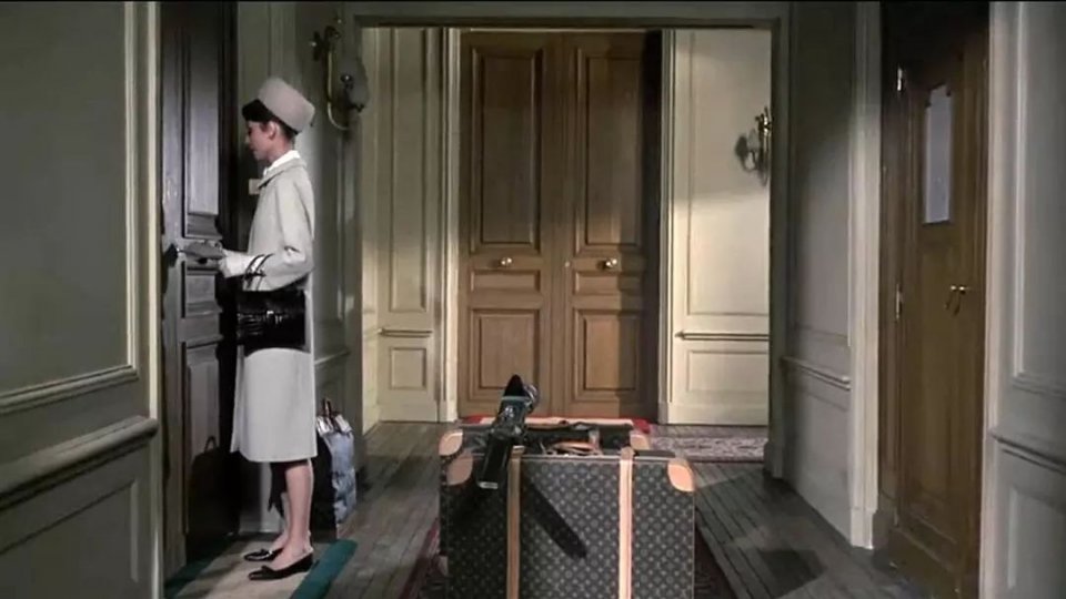 lv奢侈品值得入手吗 (lv的奢侈品值得买吗)