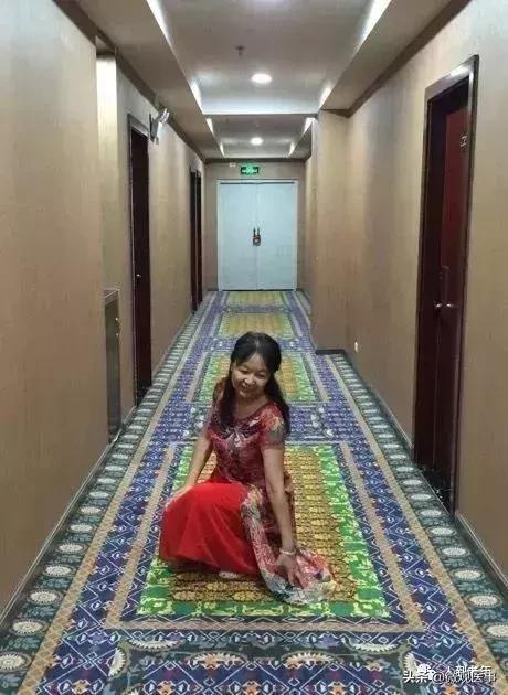 涓浗澶у澶栧嚭鏃呮父鎷嶇収鍔ㄤ綔鍚堥泦,澶у鏃呮父濮垮娍