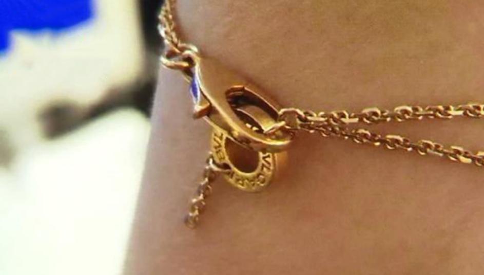 宝格丽项链中间断掉了,专柜买的宝格丽手链断了