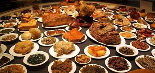 如何看待爱狗与吃狗肉的争议,为什么爱狗人士不能让别人吃狗肉