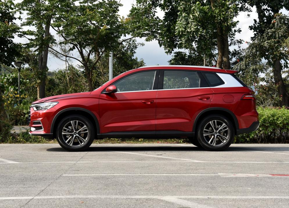 最低6万起这4台精品轿车家用首选,年轻人都爱的这3台家轿怎么选