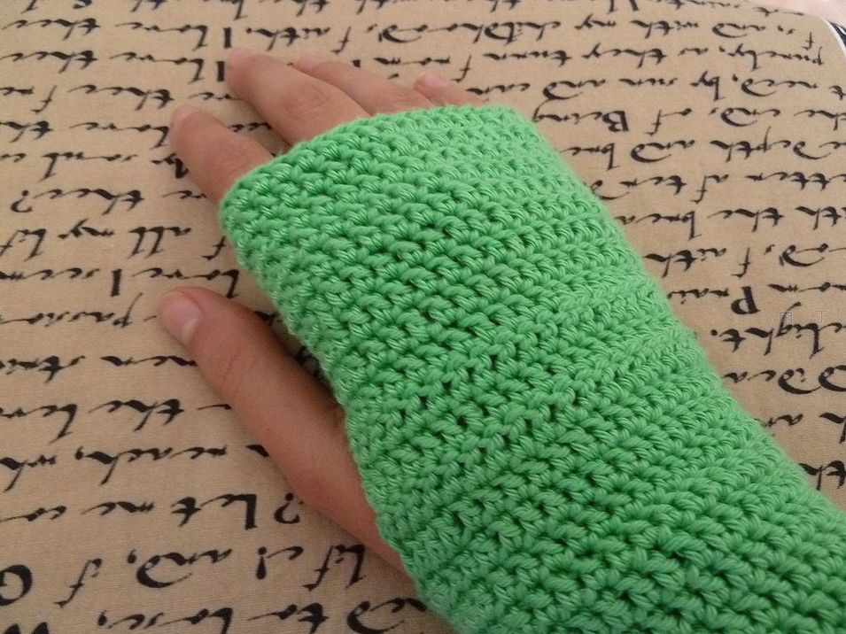 钩织护指套教程,半指分指手套钩织教程