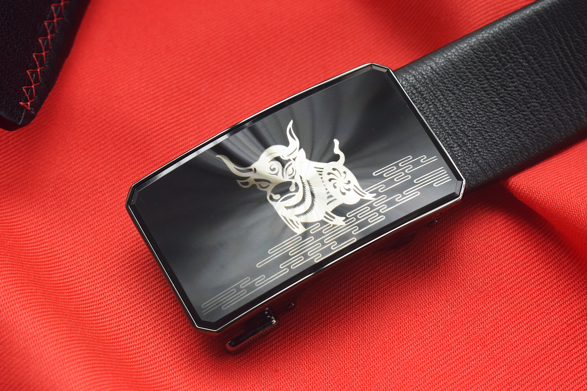 牛年行大运,经典永流传!七面十二生肖“一起牛”皮带赏评