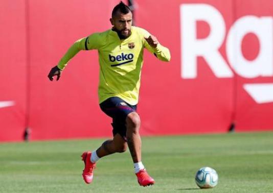 巴萨加盟曼联最新消息,巴萨对曼联最新消息