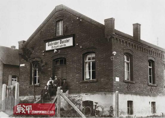 俄罗斯街头爱国,俄罗斯人喜欢三叶草