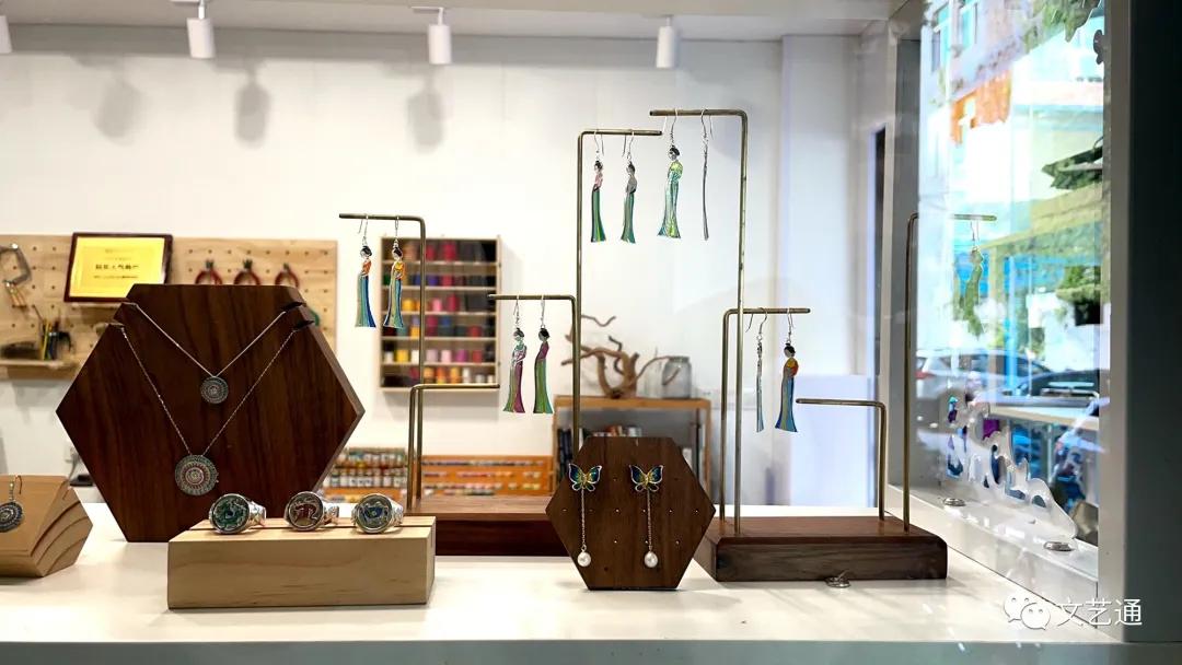 鐝愮悈褰╃摲vlog,鎺愪笣鐝愮悈vlog