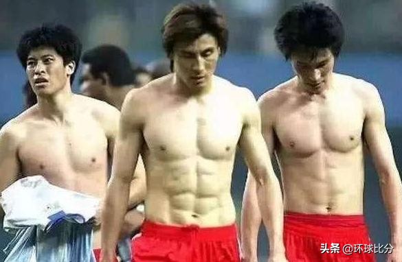 女足球员脱衣庆祝,女足晒腹肌男足躺枪