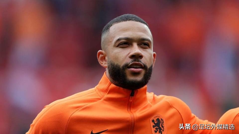 国际足坛转会市场动态:曼联加速转会事宜,其他俱乐部紧张起来