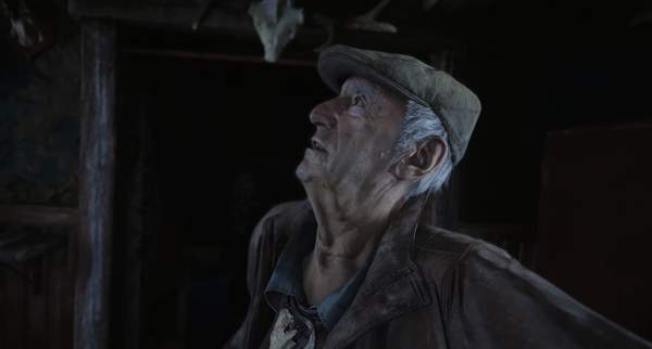 生化危机8伊森被狼人咬腿,生化危机8伊森开局