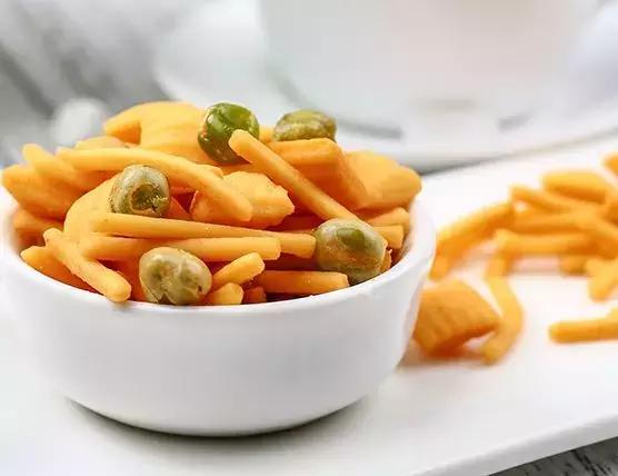 超好吃的国产零食盘点,好吃的进口零食推荐便宜