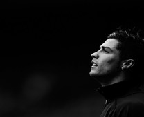 踢足球什么样的球衣比较好看,踢足球为什么都要7号球衣