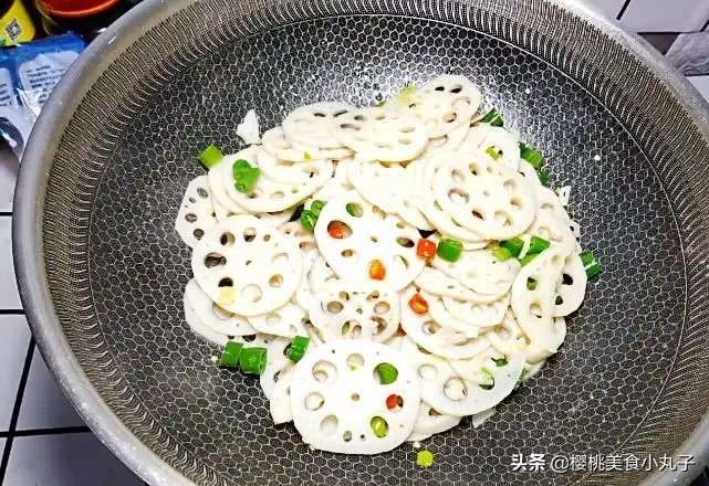 莲藕一焯水就变黑,莲藕一炒就变黑