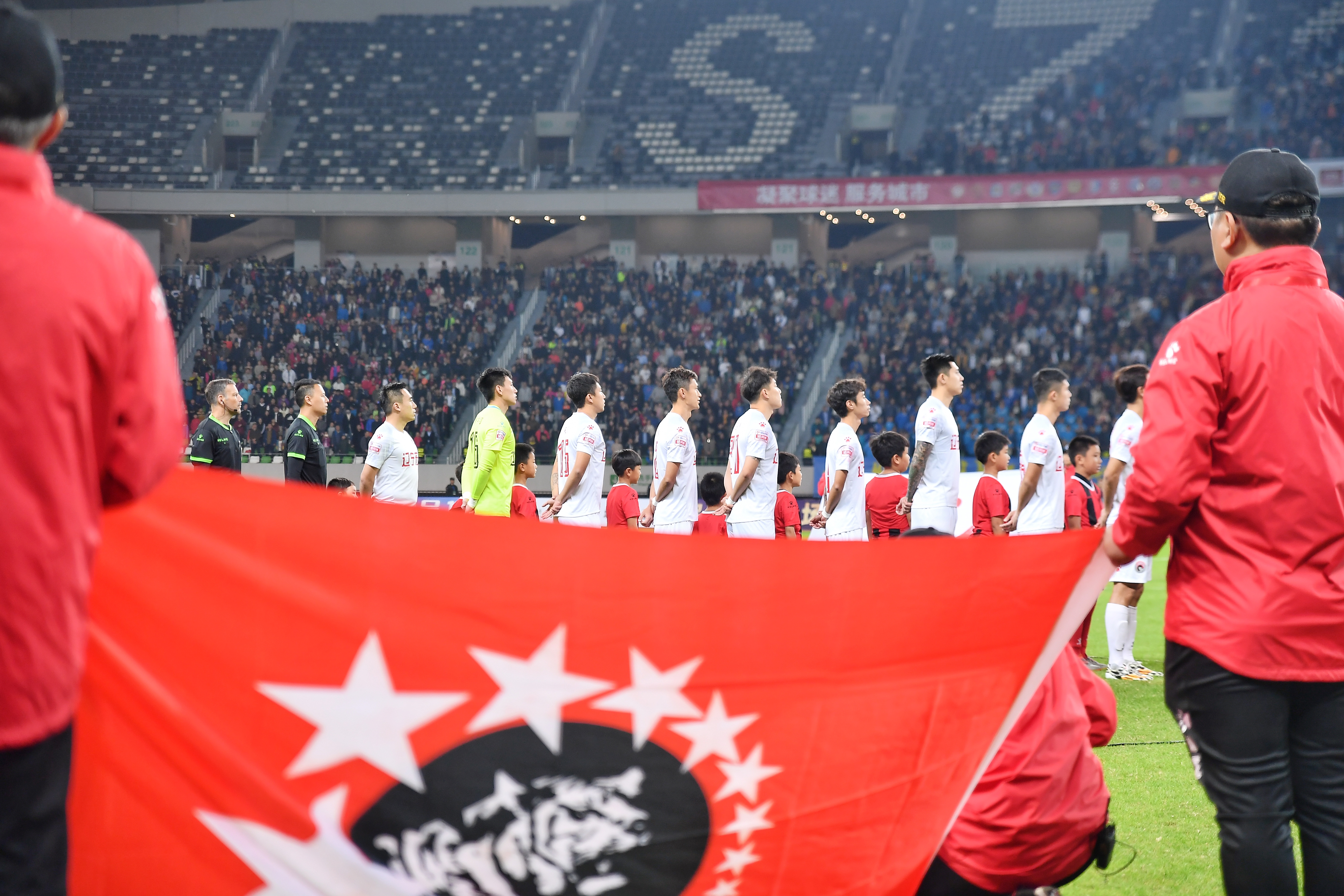 唏嘘！继辽宁女篮后，67年历史的十冠王辽足无法解决欠薪恐散伙