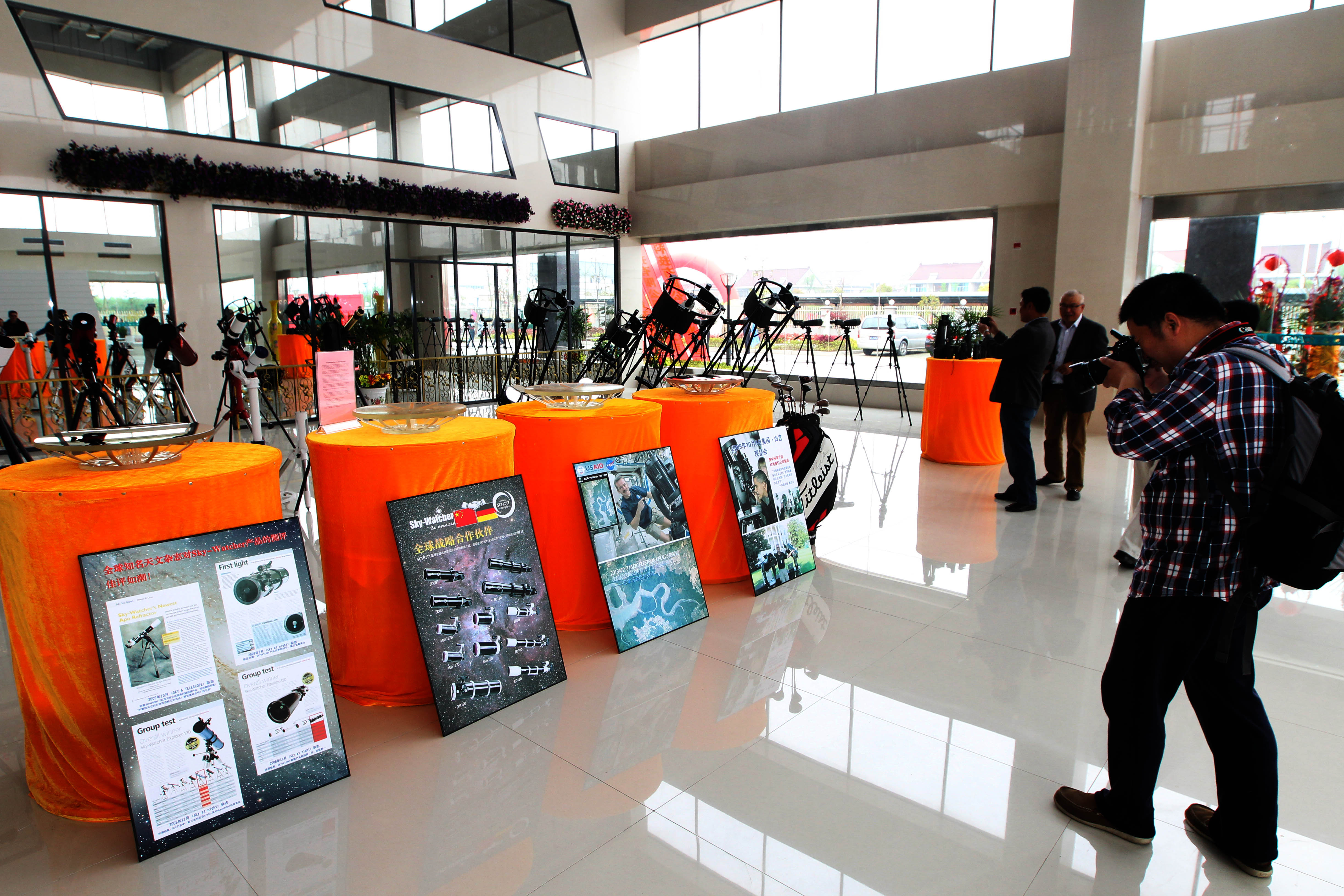 流浪地球吴京和他儿子帐篷镜头,流浪地球吴京和儿子最后一次见面