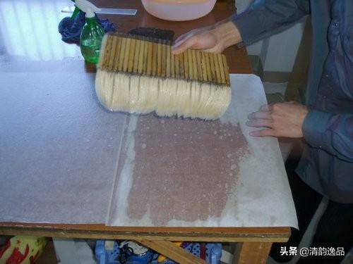 字画木框手工装裱全过程,字画装裱浆糊制作全过程视频