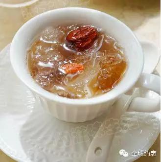 滋阴润燥的桃胶汤水,润燥养颜桃胶羹教程