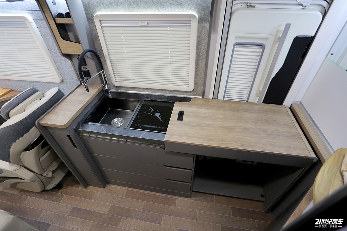 锐仕c1房车改装案例,锐仕c型房车最新款