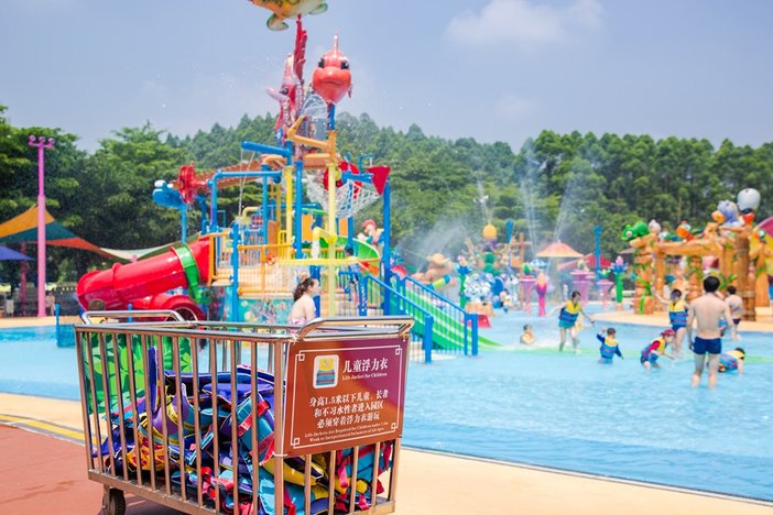 广州长隆水上乐园巨洪峡第一视角,广州长隆适合小朋友玩的水上乐园