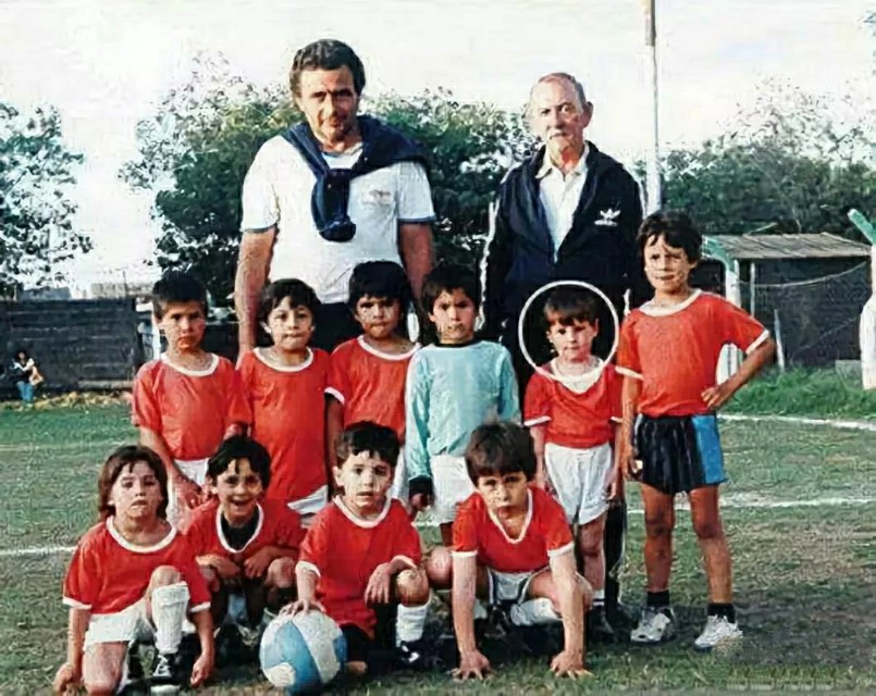 传奇巨星罗纳尔迪尼奥纪念赛,罗纳尔迪尼奥童年集锦