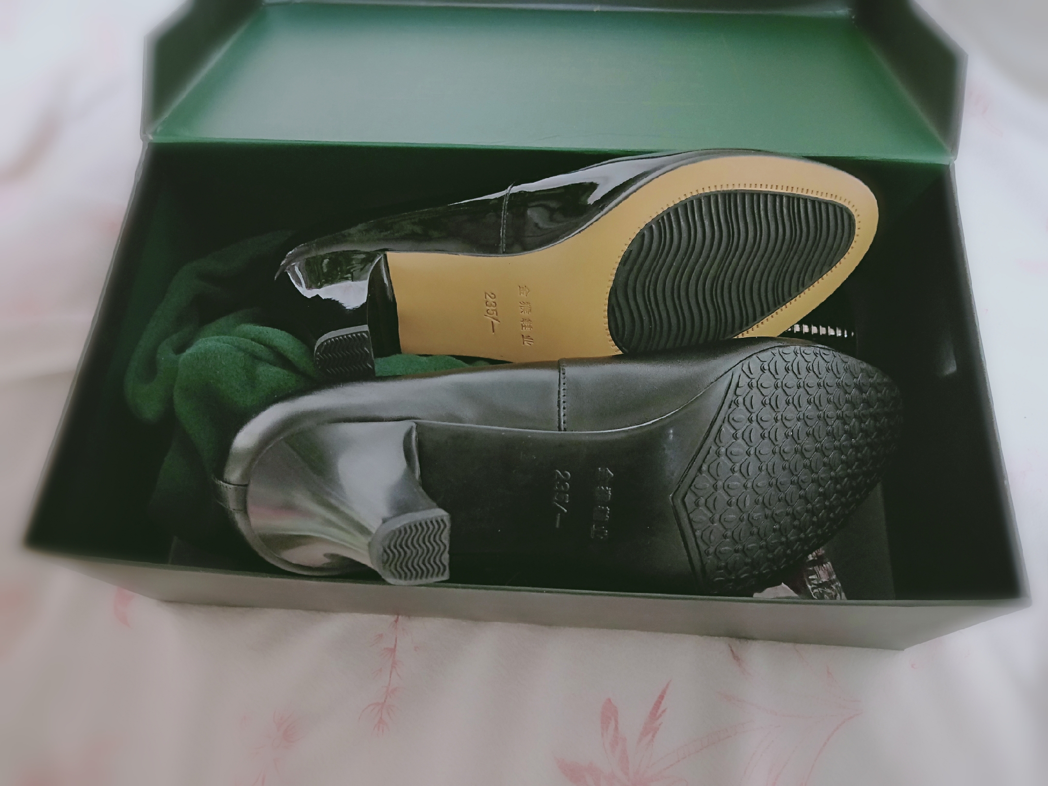 女军人穿的皮鞋款式,女春秋常服穿什么皮鞋