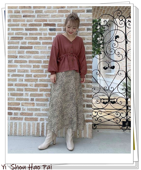 豹纹裙半身裙搭配春天,豹纹半身裙怎么搭配上衣