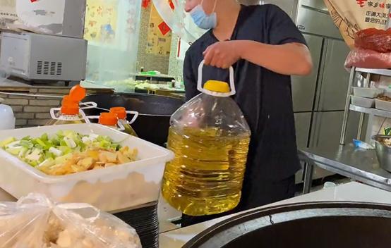 河南最好吃的大锅菜是哪个地方,河南新乡大锅菜10元管饱