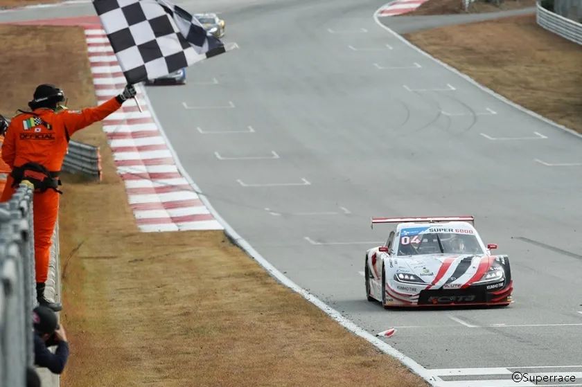 速赫锐驰2021赛季揭幕，锦湖轮胎翼驰达赛车队出场