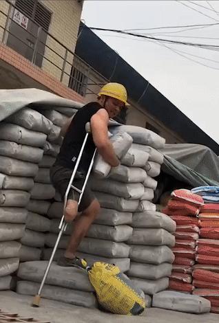 火车为什么还有人买硬座,火车卧铺比硬座难买