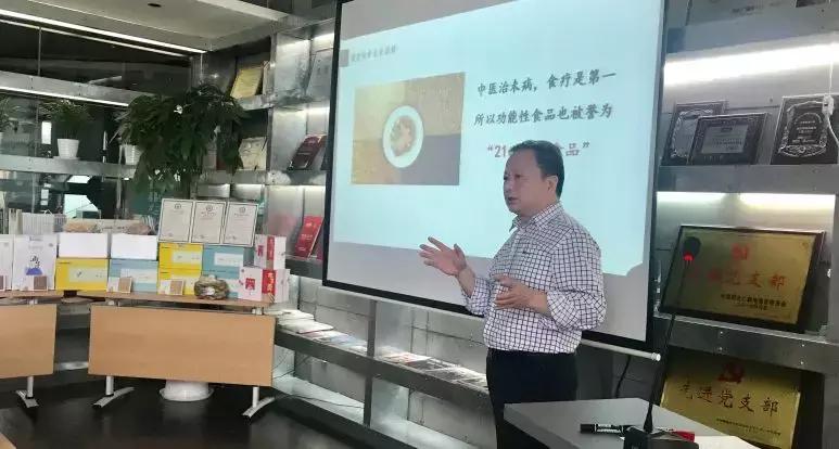 这么多大佬来到垄上频道，原来是那个差点成了雷军第二的人，终于有了大动作！