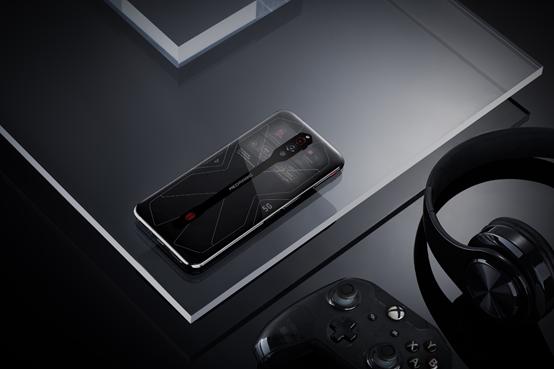 红魔5g氘锋透明版测评,红魔氘锋透明版和其他有什么区别