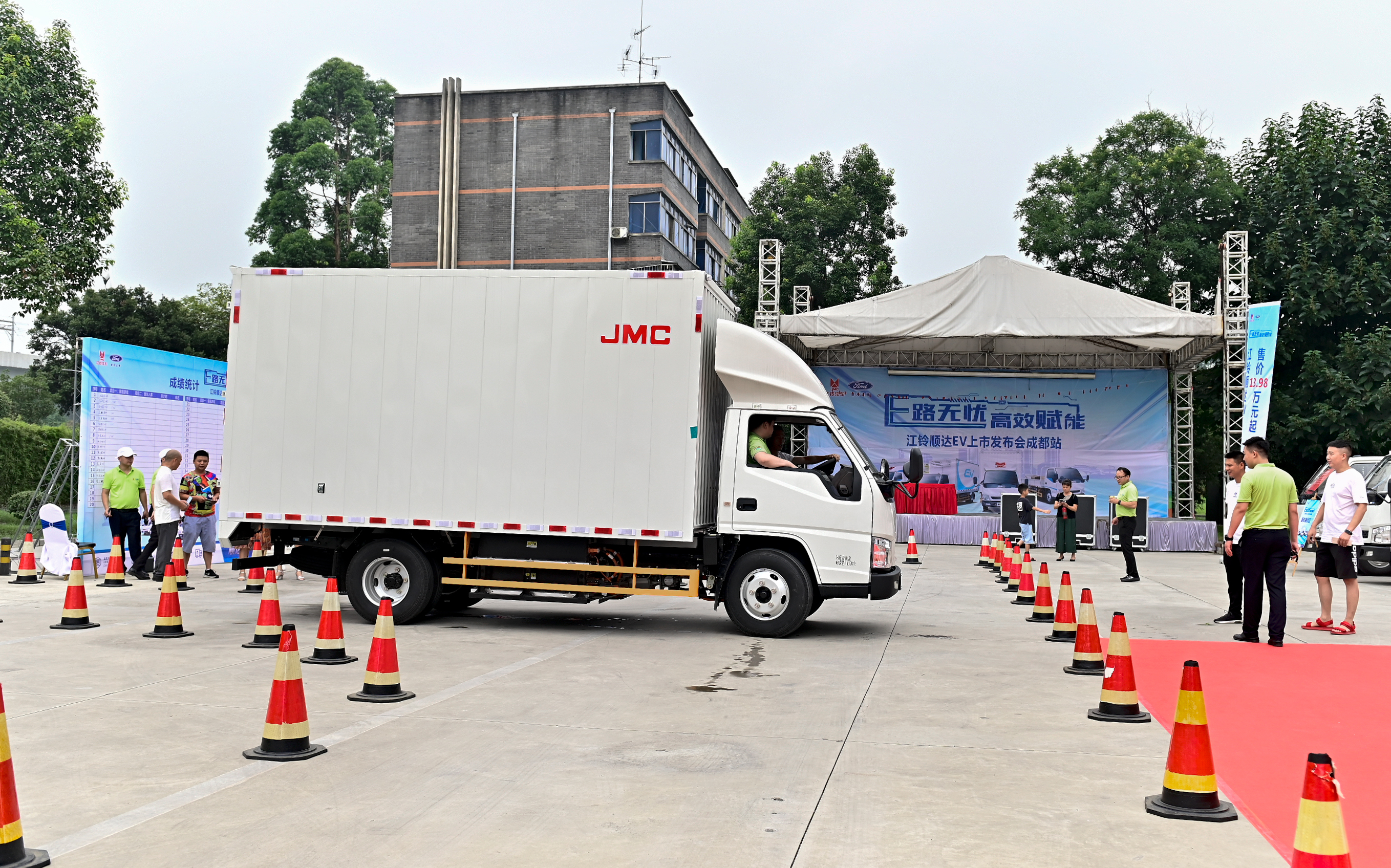 江铃顺达ev真实评测,试驾路虎发现运动性能科技版