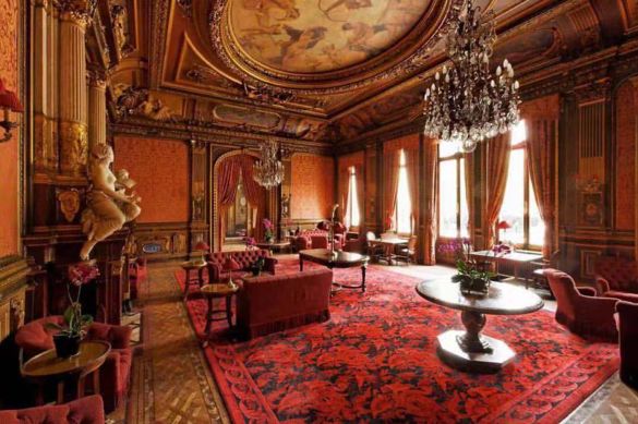 17岁抛夫弃子，一个用身体换金钱的*女妓**，凭什么有名有利？