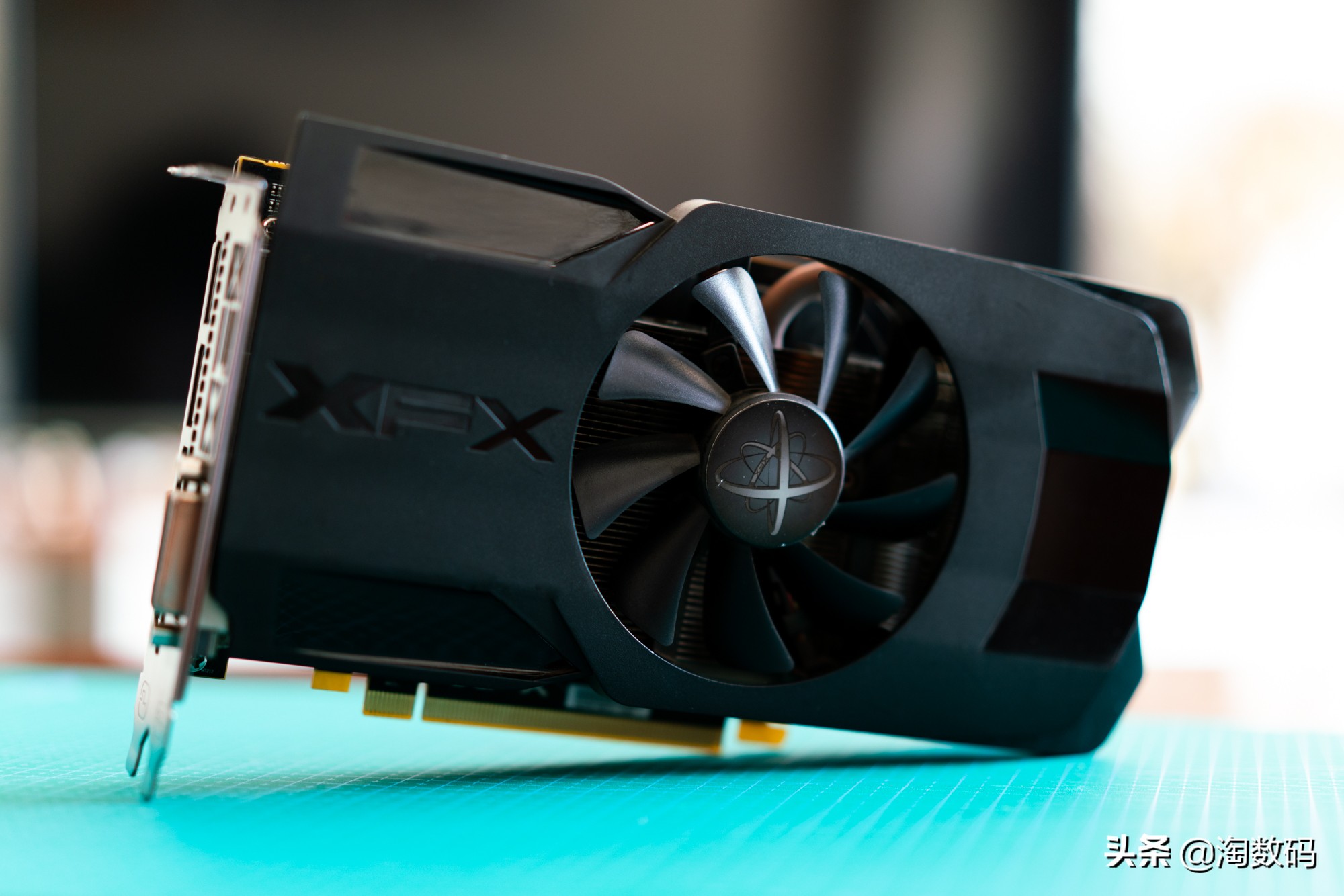 300元AMD显卡,amd300元吃鸡电脑