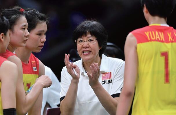 李铁边跑边颠球,李铁颠球