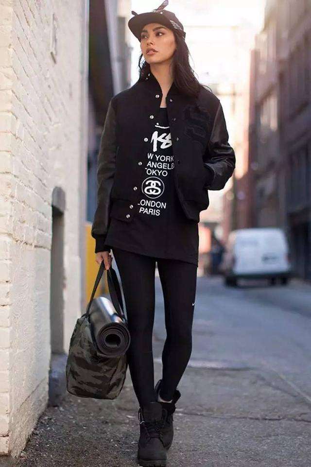 放弃你的风衣吧，2020年最受欢迎的是“棒球服”，明星潮人都爱