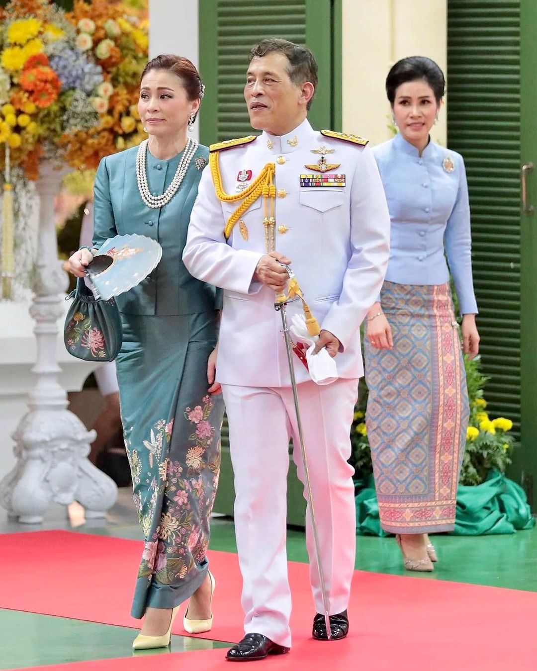 苏提达泰国服装,苏提达打扮泰王