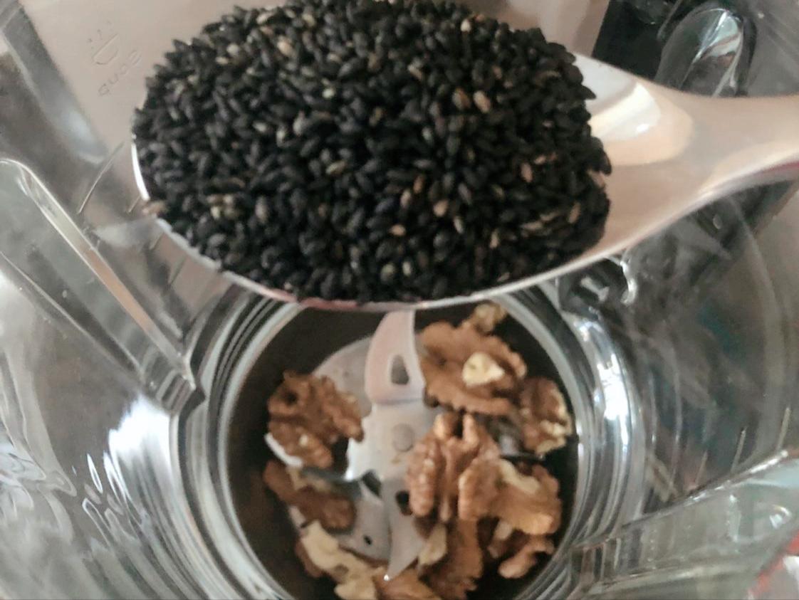 家庭自制黑芝麻糊的简单做法,家庭自制黑芝麻糊做法视频