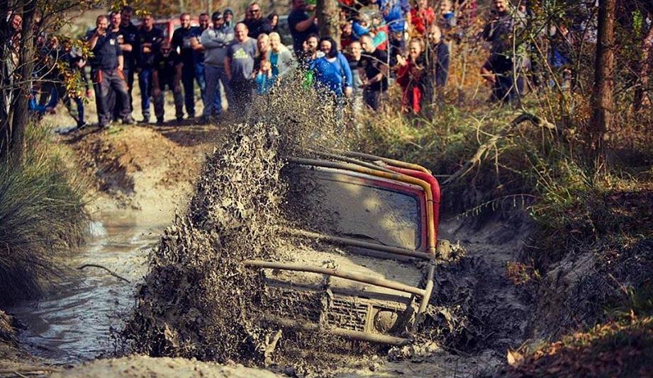 20款日产途乐越野改装实战,丰田陆地巡洋舰vs日产途乐越野
