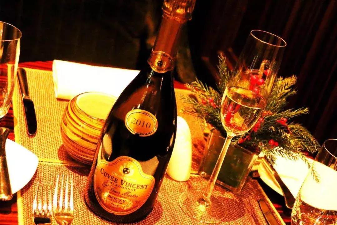 喝起泡酒真的好喝吗,喝起泡酒