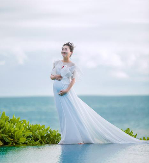 月亮姐姐王昊和方琼对比照片,月亮姐姐王昊简历个人资料