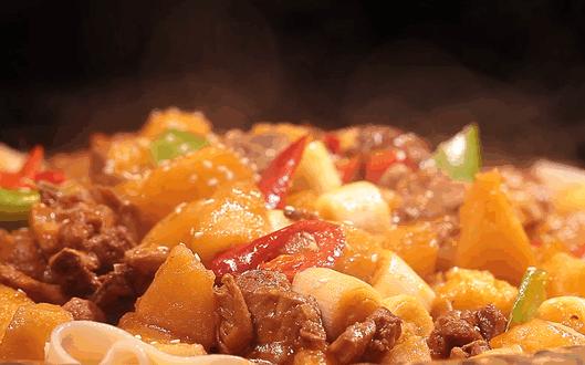 新疆大盘鸡必吃十大特色菜,南北疆美食大盘鸡