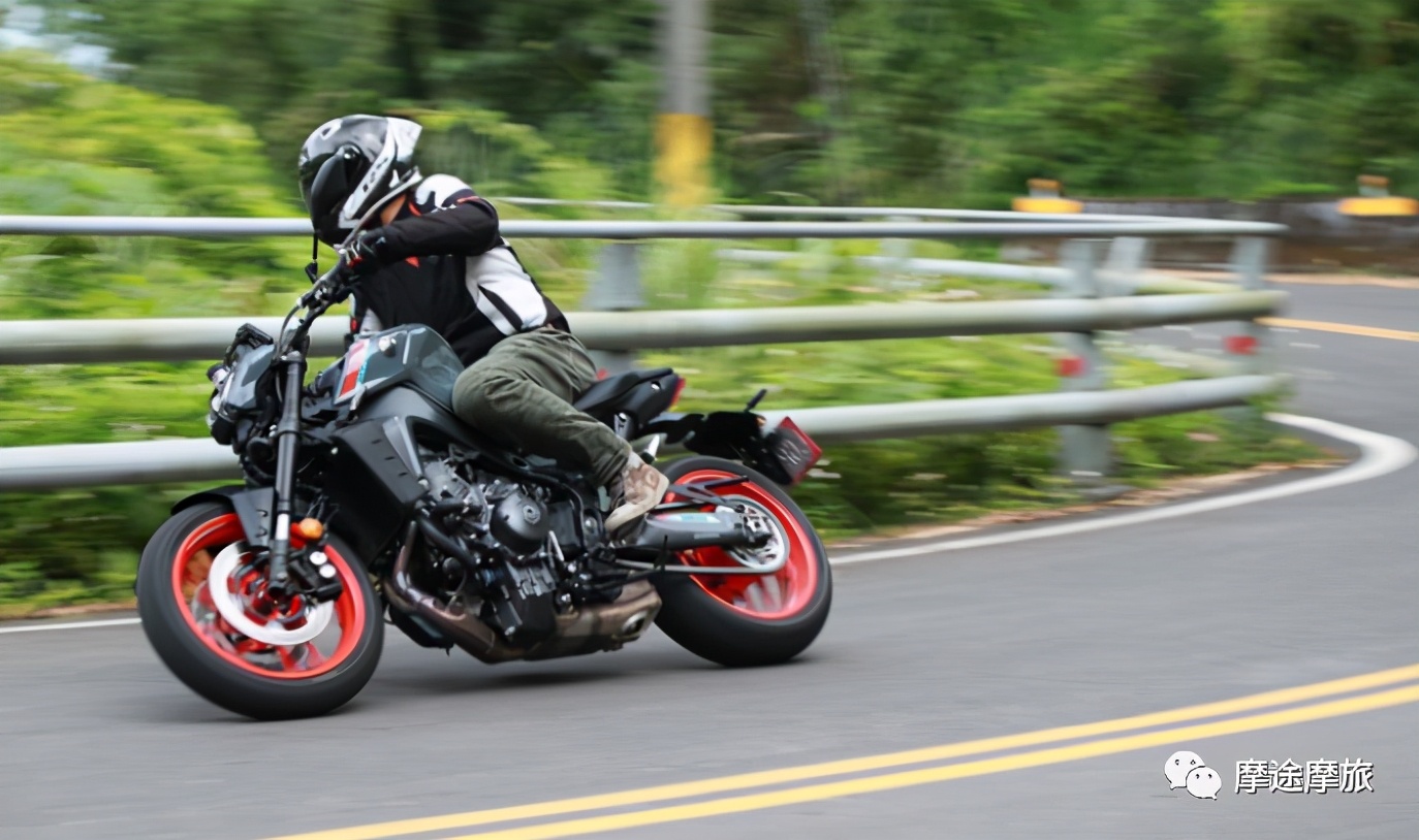 老款雅马哈mt09极速测评,雅马哈mt09三缸试驾