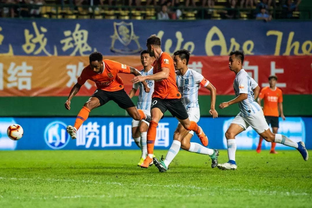 武汉卓尔0:5广州恒大,坚韧如钢铁温柔如蝶翼